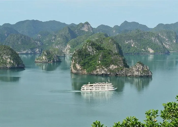 The Au Co Cruise - Longest Cruise 2 Bays  5*