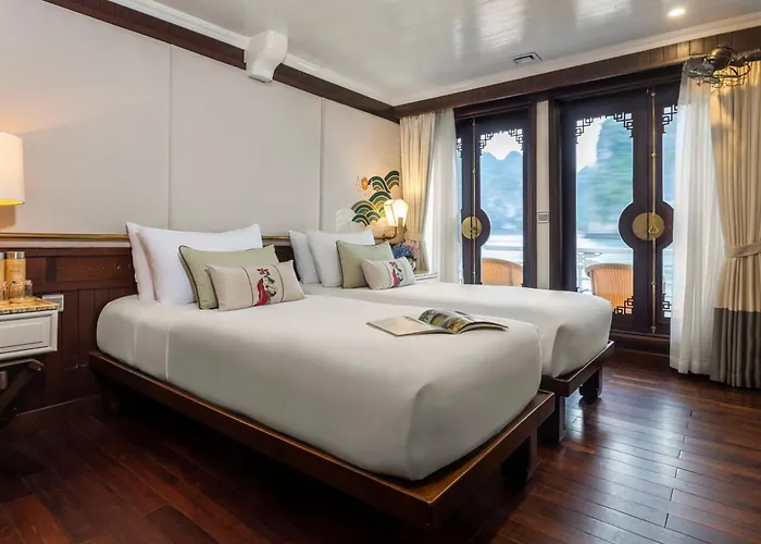 The Au Co Cruise - Longest Cruise 2 Bays  Hạ Long