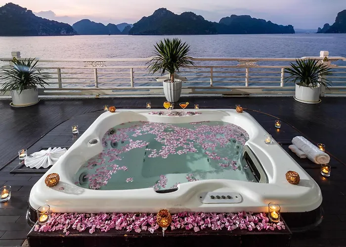 The Au Co Cruise - Longest Cruise 2 Bays  5*