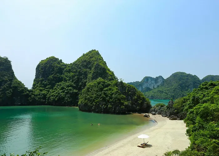 The Au Co Cruise - Longest Cruise 2 Bays Hạ Long