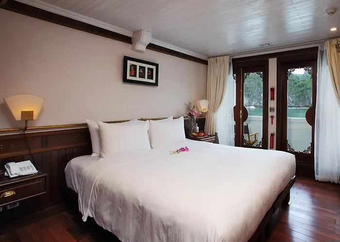 The Au Co Cruise - Longest Cruise 2 Bays  Hạ Long
