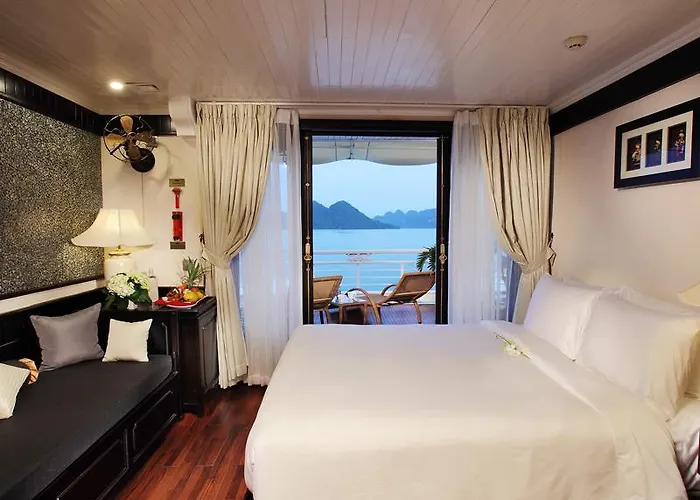 The Au Co Cruise - Longest Cruise 2 Bays 5* Hạ Long