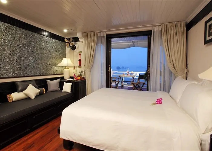  The Au Co Cruise - Longest Cruise 2 Bays Hạ Long